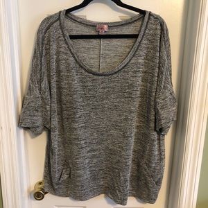 Grey lounge shirt with pockets